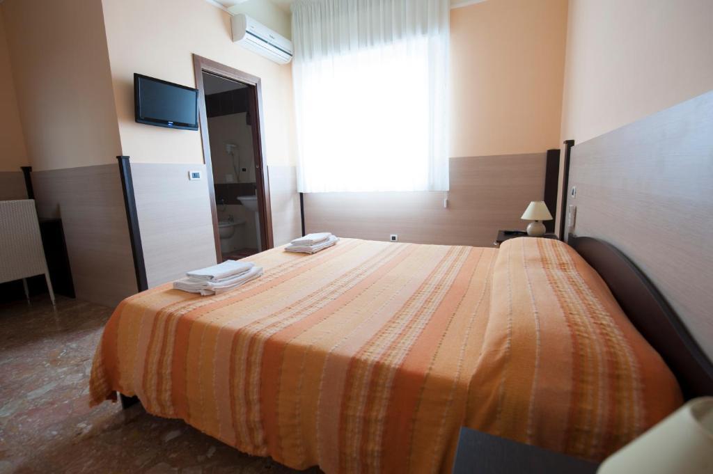 Aragonese Bed and Breakfast Ρέτζιο ντι Καλάμπρια Δωμάτιο φωτογραφία