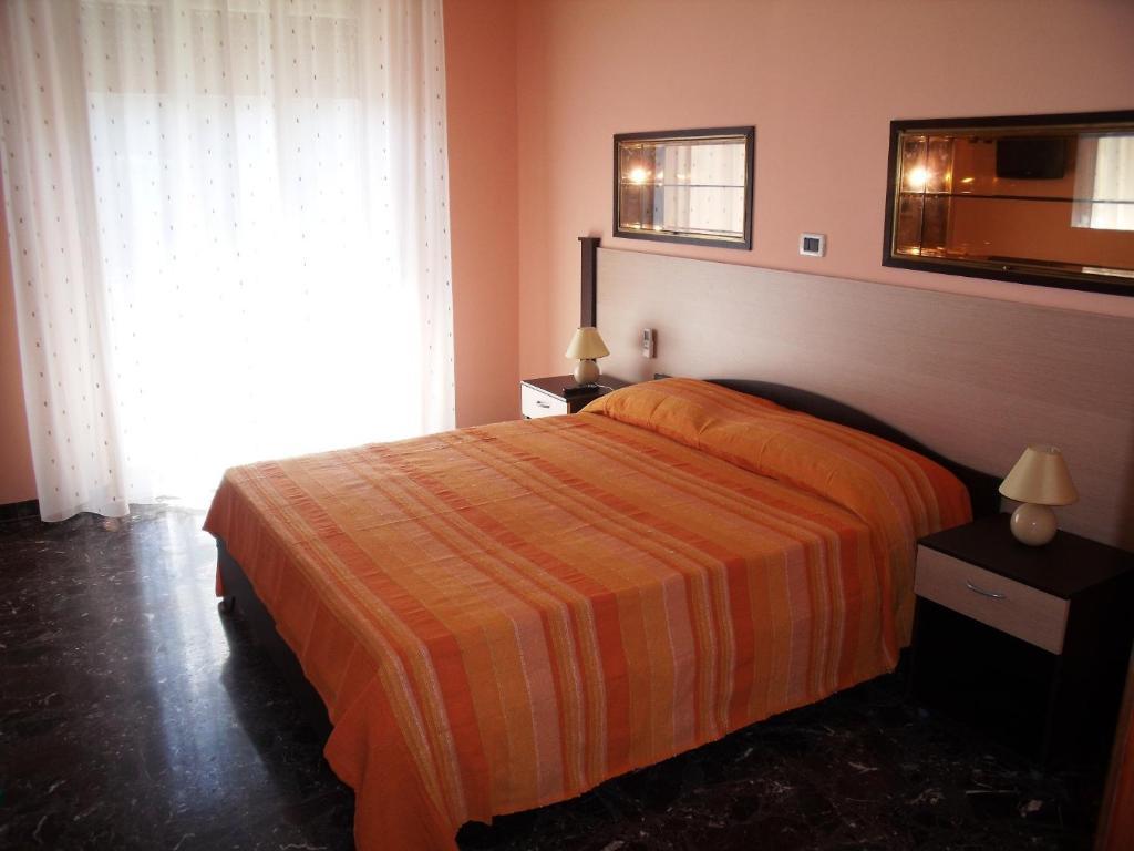 Aragonese Bed and Breakfast Ρέτζιο ντι Καλάμπρια Δωμάτιο φωτογραφία